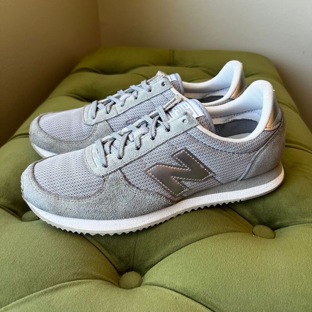 New Balance WL220 Gray Silver Sneakers Athletic Running Shoes Size W 7